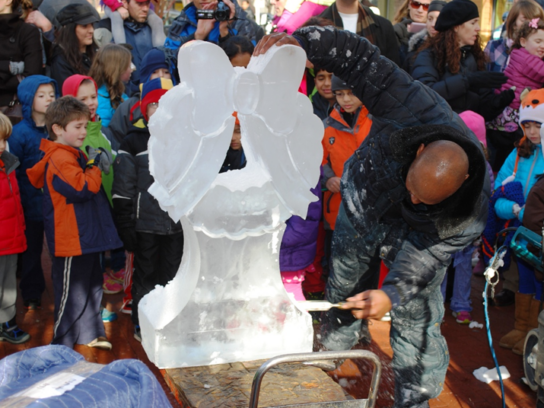 贝塞斯达冬季仙境冰雕示范